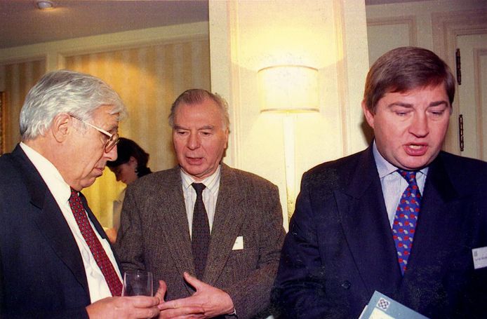 Leo Delcroix (rechts) met Leo Tindemans (centraal) in 1997