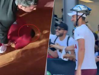 “Vandaag ben ik voorbereid”: Novak Djokovic arriveert na ‘flesincident’ plots met fietshelm op z’n hoofd