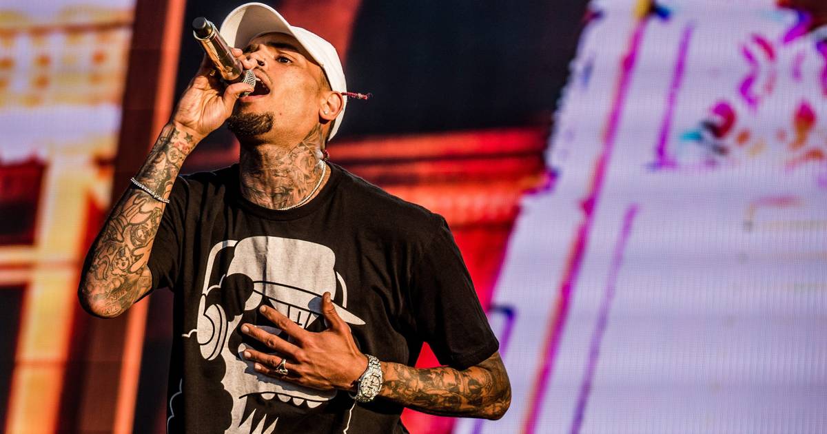 La governante fa causa al cantante Chris Brown dopo aver attaccato il cane |  Si scopre