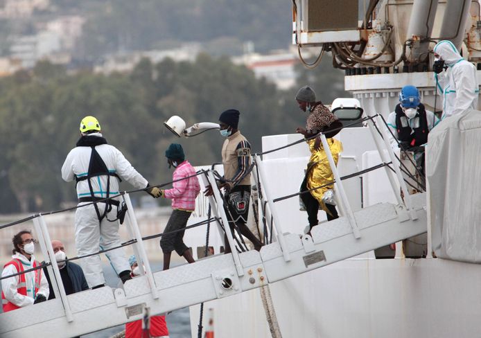 Alcuni migranti sono stati soccorsi al largo della Calabria lo scorso fine settimana.