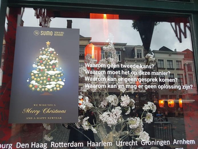 Eerder bericht op het raam van de Sumo-vestiging aan de Grote Markt in Breda.