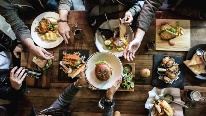 Meer dan de helft van de Belgen eet minstens 4 keer per week vlees