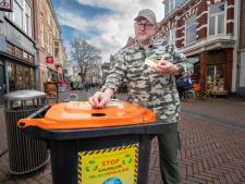 Jos uit Apeldoorn is smerige kauwgom op straten zat en komt met deze oplossing: ‘Het ziet er niet uit’