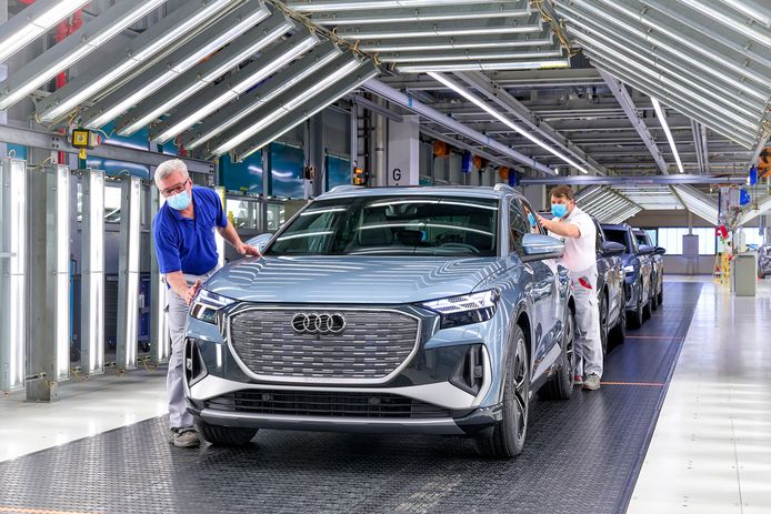De productielijn van de nieuwe elektrische Audi Q4 e-Tron in Duitsland.