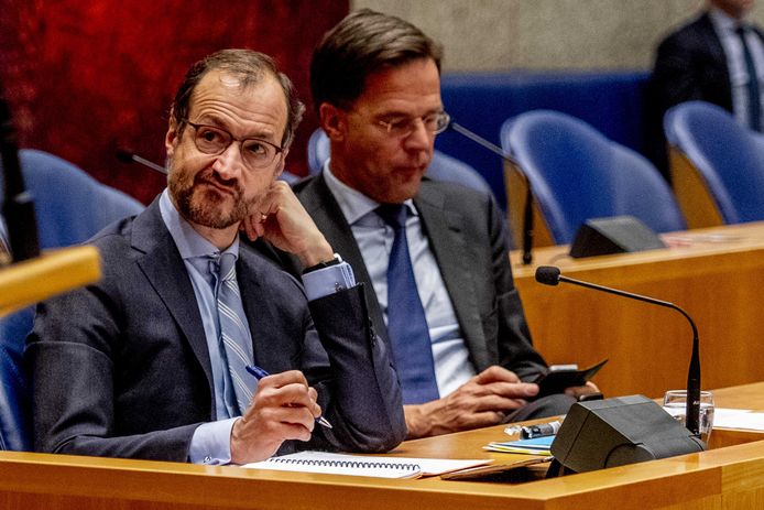 Minister Eric Wiebes (Economische Zaken en Klimaat) en premier Mark Rutte