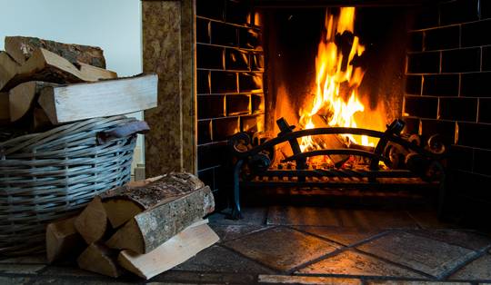 Uitstoot van houtkachels wordt onderschat: stijging van 44 procent, maar Vlaamse overheid rapporteert daling van 16 procent