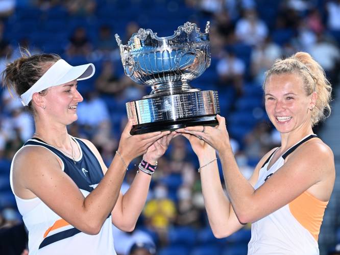 Tsjechen Katerina Siniakova en Barbora Krejcikova winnen dubbeltitel