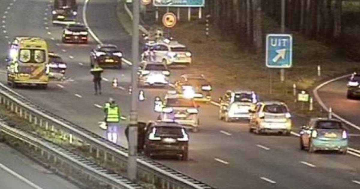 Twee rijstroken dicht door ongeluk op de A12 bij Zevenaar.