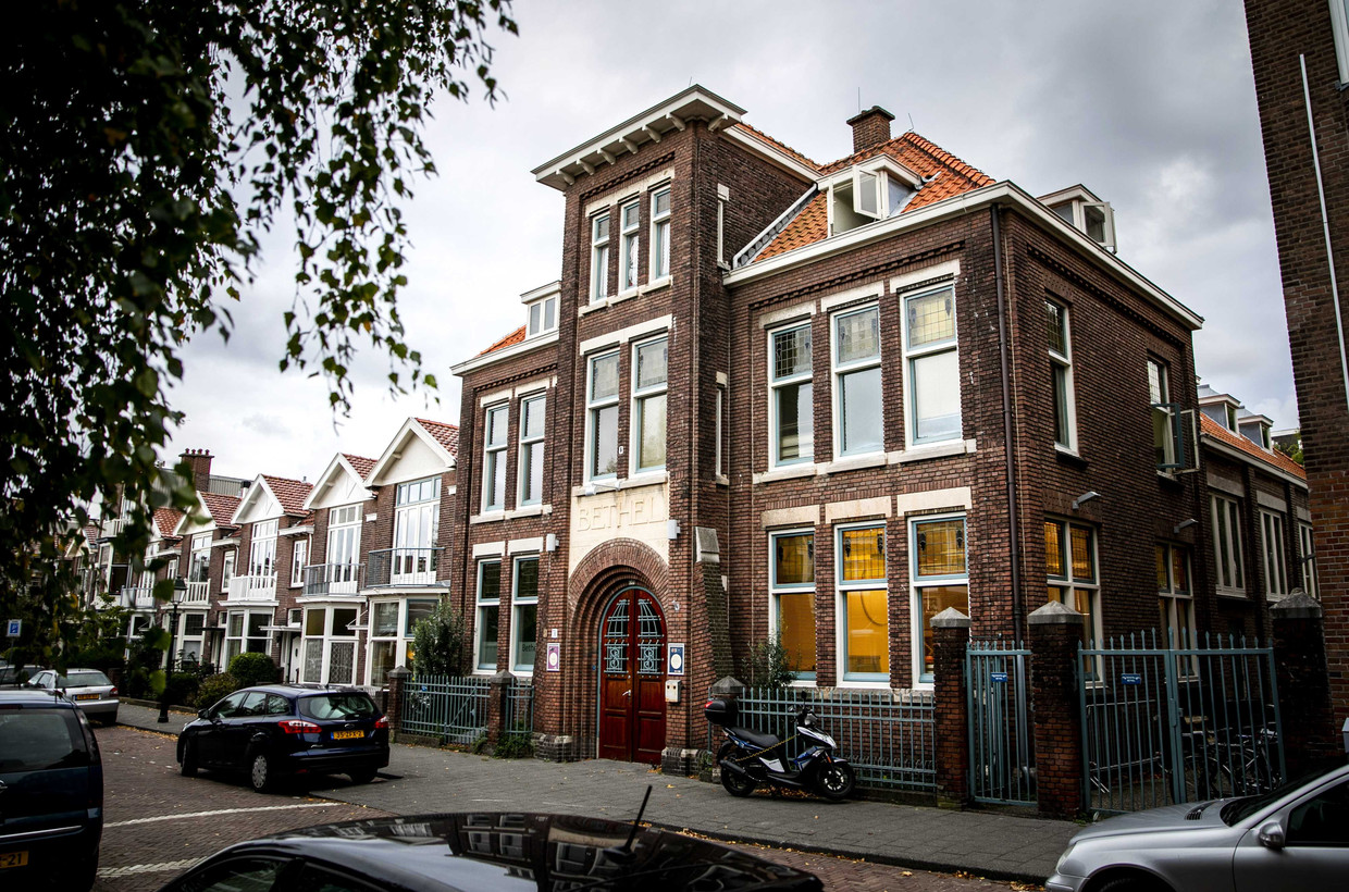 De Haagse Bethelkerk, waar vandaag een kerkdienst wordt gehouden om uitzetting van het gezin Tamrazyan te voorkomen. Beeld ANP