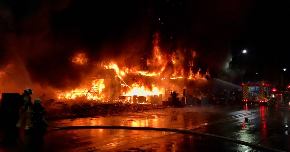 Meer dan 40 doden bij brand in wolkenkrabber Taiwan
