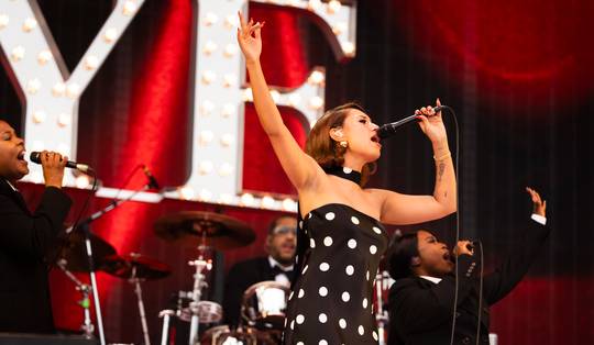 Koop hier als ‘De Morgen’-abonnee als eerste tickets voor Raye op Werchter Boutique