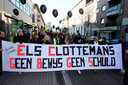 200 mensen namen deel aan een 'zwarte mars' in 2011 in Ternat, als steunbetuiging aan Clottemans die veroordeeld werd tot 30 jaar cel.