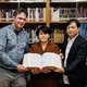 De handgemaakte bijbels van Wytze Fopma liggen nu op Japanse kansels