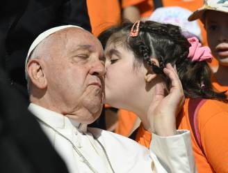 Paus: “Preken mogen niet langer dan acht minuten duren, anders vallen gelovigen in slaap”