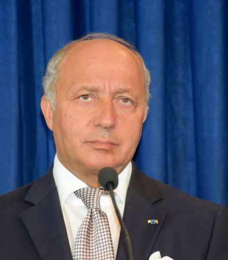 Armes au Kurdes irakiens: Fabius veut une réunion en urgence de l'UE