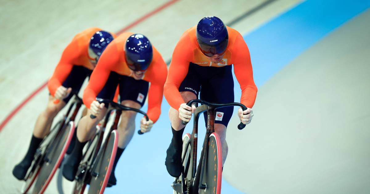 Les cyclistes sur piste démarrent le sprint par équipe avec un record olympique |  Jeux olympiques