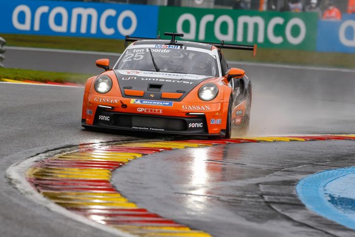 Larry ten Voorde in actie in de regen op Spa.