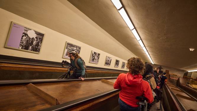 Leuk! Op de roltrap naast Beatrix en ‘WA’: het kan in de Rotterdamse Maastunnel