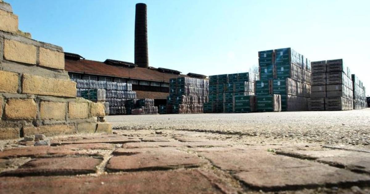 Productie steenfabriek deze zomer langer stil