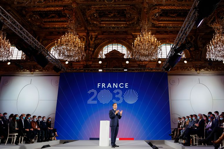Emmanuel Macron kondigt zijn investeringsplan aan. Beeld EPA