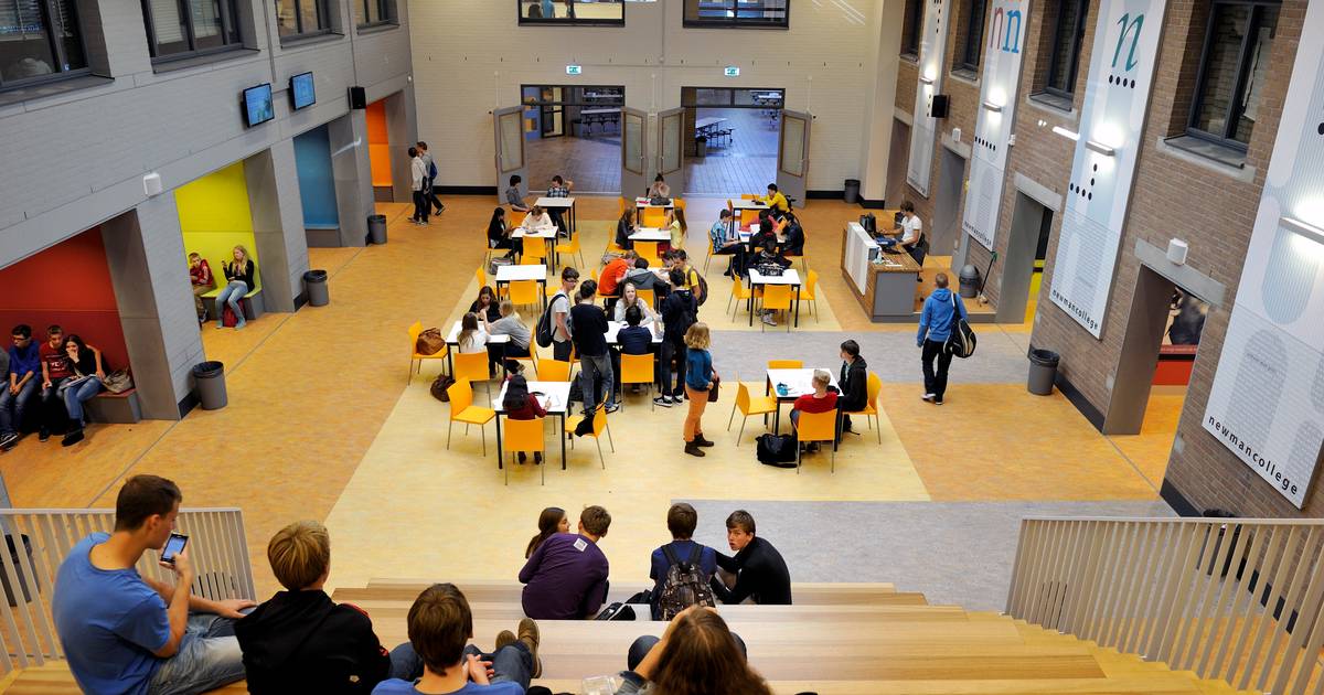 Stroomstoring: leerlingen Radius College vrijaf, scholieren Newman vast ...