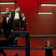Een lusteloze discussie in een gelikte performance