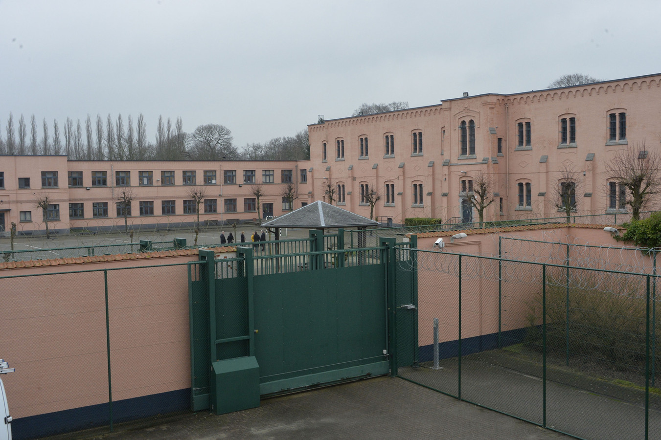 Afbeelding van een oud ogende gevangenis