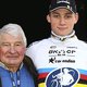 Wielerlegende Raymond Poulidor is overleden. Kleinzoon Mathieu Van der Poel: 'Voor ons is hij gewoon onze opa'