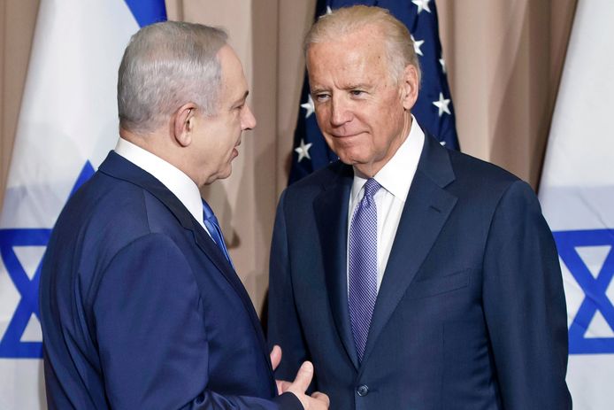 De Amerikaanse president Joe Biden (rechts) en de Israëlische premier Benjamin Netanyahu (links) op archiefbeeld uit 2016.