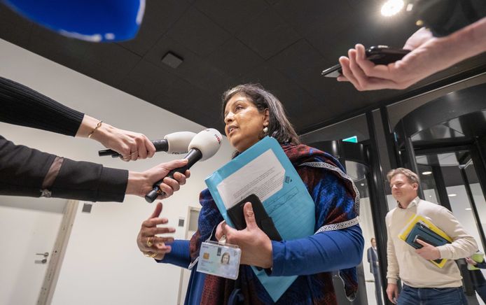 Voorzitter Marielle Paul na afloop van een bijeenkomst van de commissie die de parlementaire enquête over de coronacrisis aan het voorbereiden is.
