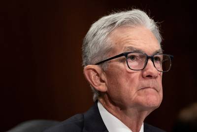 Fed-baas Powell hint op langer handhaven hoge rente om inflatie