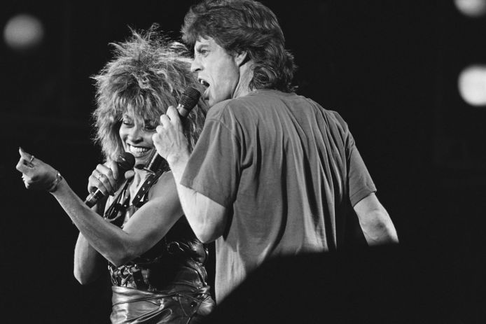 Samen met Mick Jagger tijdens een Live-Aid-concert in 1985.