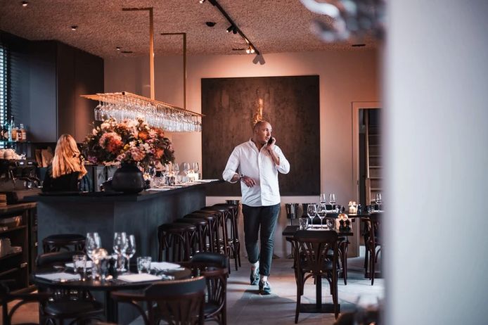 Sylvester in zijn nieuwe zaak in Scheldewindeke.