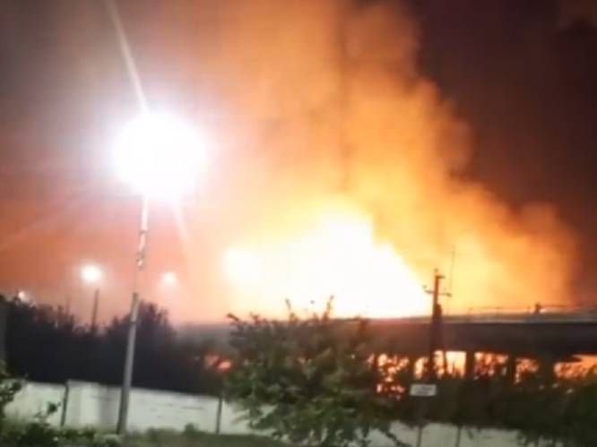 OEKRAÏNE. Olieraffinaderij gaat in vlammen op na Oekraïense raketaanval: "Eén dode en zes gewonden”