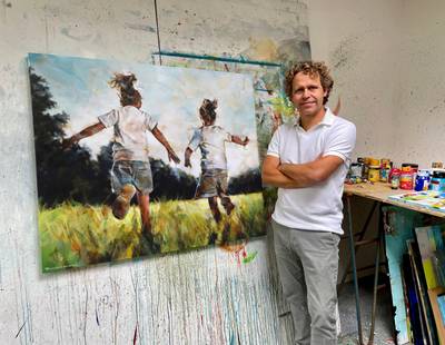 Schilderij en vipkaarten brengen 70.000 euro op Voor Sara