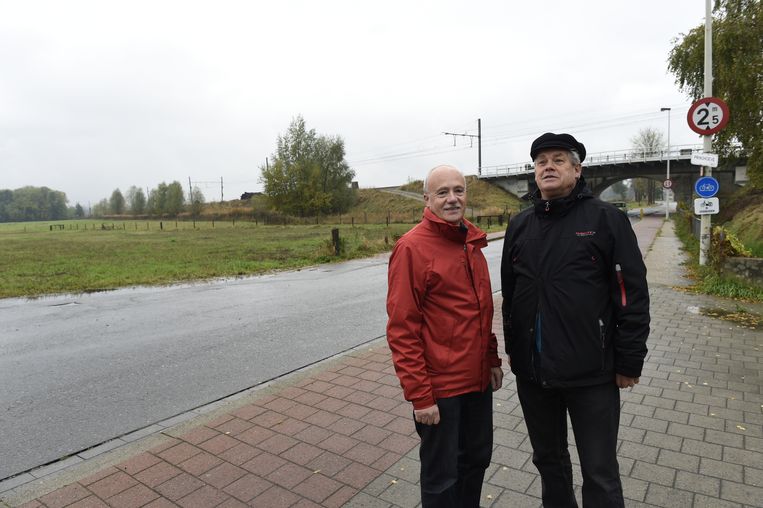 Fons Ivens en Philippe Deleu van Buurtcomité Oude Landen Spoor Ekeren.