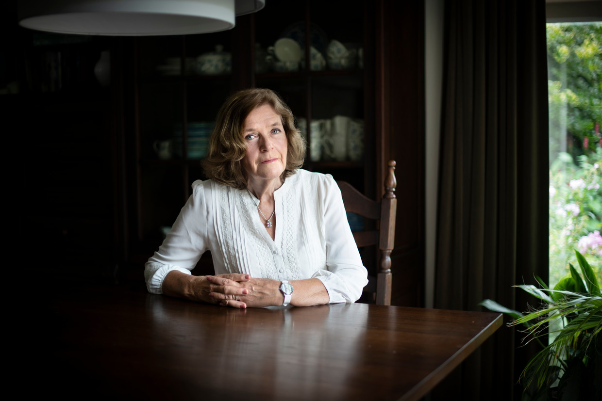 
Trudy Scheele - Gertsen. Ze stond in de jaren zestig als ongehuwde moeder haar kind gedwongen af, dat kwam destijds veel vaker voor. Beeld Bram Petraeus. 