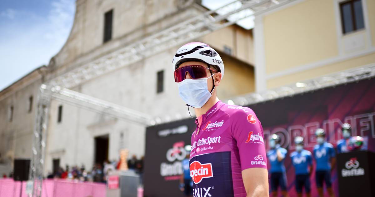 Vermoeide Tim Merlier geeft op in de Giro: "Voorbije tien ...