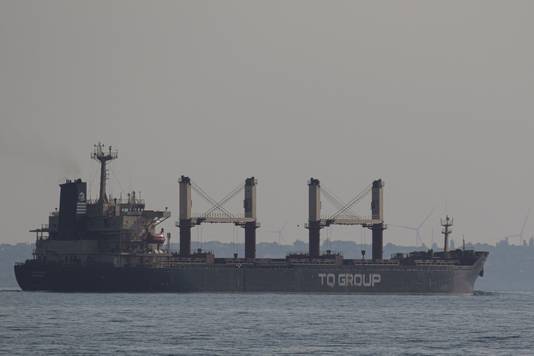 Een vrachtschip met graan verlaat haven van Odesa.