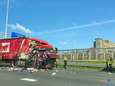 Botsing tussen twee vrachtwagens op A15 bij Hoogvliet zorgt voor flinke vertraging