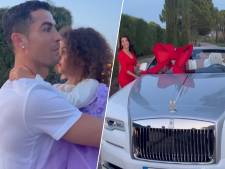 Kerstmis bij Cristiano Ronaldo: CR7 krijgt nieuwe Rolls-Royce van vrouwlief Georgina