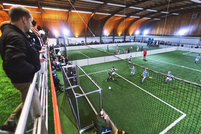 Vorm van het schip motief kristal Indoor Soccer Event voor jongste jeugd ook in Geertruidenberg een succes:  'Kijk die nummer zes van Ajax eens!' | Oosterhout | AD.nl