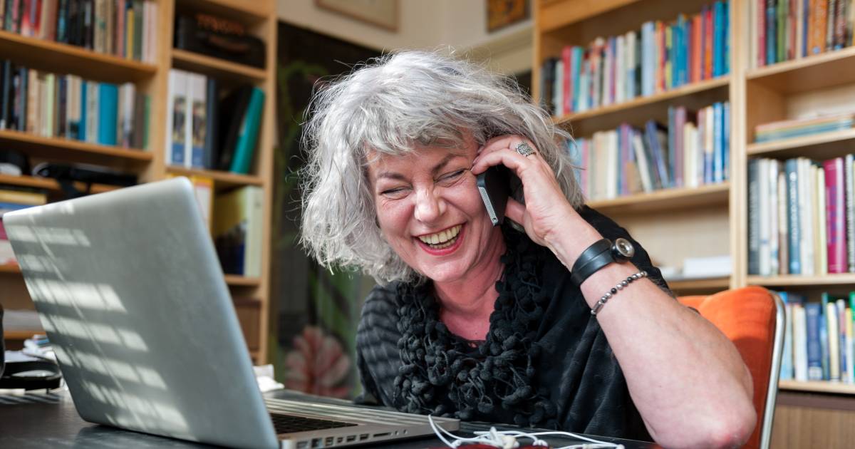 Puoi effettivamente effettuare chiamate illimitate con il tuo abbonamento di telefonia mobile?  È il nuovo standard, ma quanto costa?  |  La mia guida