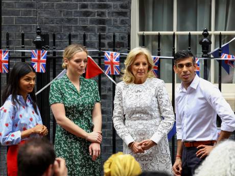 Jill Biden participe à un déjeuner post-couronnement à Downing Street