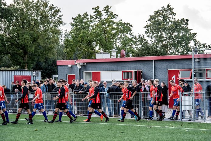 De spelersopkomst voor de vorige vorige ontmoeting tussen Beesd en Rhelico.
