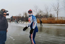 Harry Baas uit Glanerbrug op het ijs van de Elfstedentocht 1997.