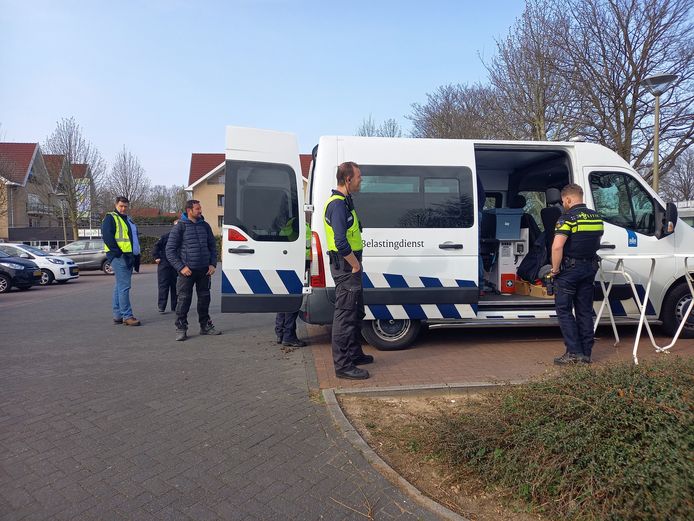 Meerdere diensten werken mee aan de grote controle bij vakantiepark De Zevenheuvelen in Groesbeek