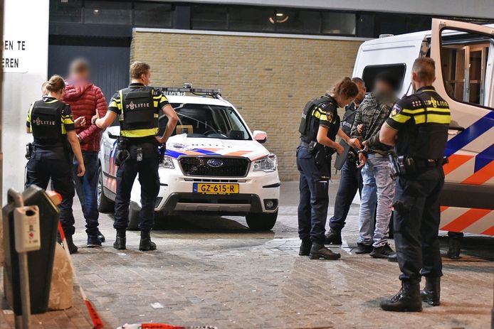 Mannen gearresteerd door politie Tilburg.