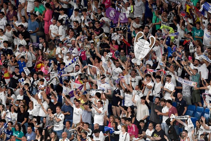 Verschillende fans van Real Madrid werden in en rond het Stade de France met geweld aangevallen en beroofd