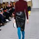 Alles wat Balenciaga-ontwerper Gvasalia aanraakt verandert in goud